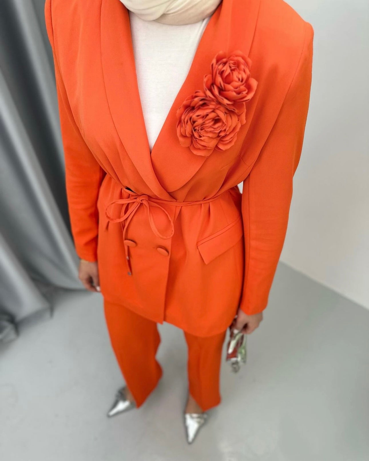 Full Orange Set : Blazer & Pants With two flowers Trendy brooch